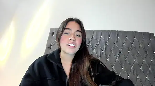 Snapshot of AriaMontgomery chatting on 01/23/25, 07:54 AriaMontgomery online show from 01/23/25, 07:54