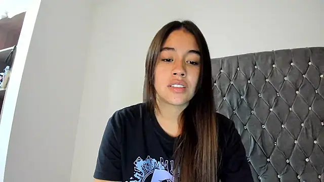 Snapshot of AriaMontgomery chatting on 01/25/25, 08:31 AriaMontgomery online show from 01/25/25, 08:31