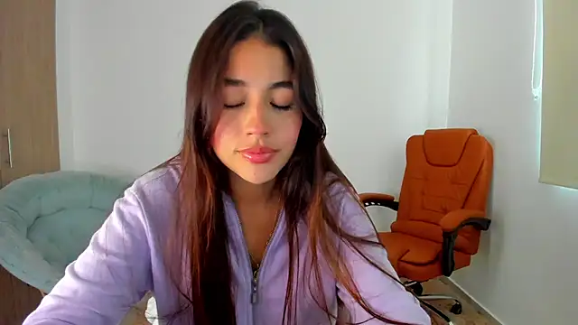 Snapshot of AriaMontgomery chatting on 02/14/25, 09:21 AriaMontgomery online show from 02/14/25, 09:21