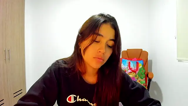 Snapshot of AriaMontgomery chatting on 03/02/25, 09:32 AriaMontgomery online show from 03/02/25, 09:32