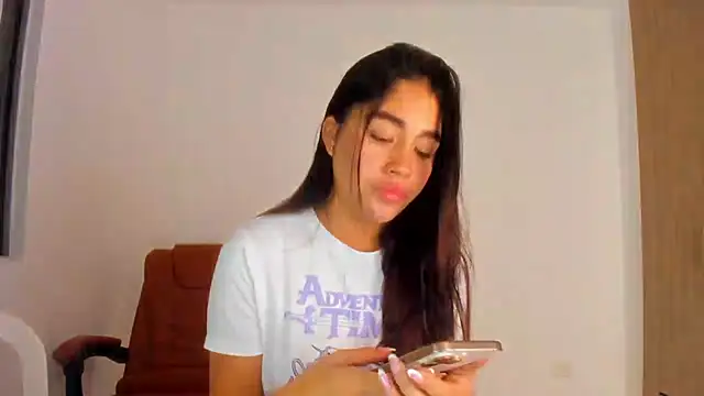 AriaMontgomery online show from 03/18/26, 04:04