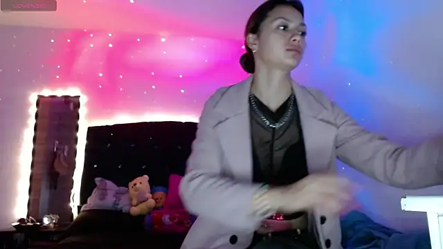 holy juli online show from 01/17/25, 03:45