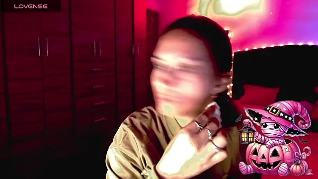 holy juli online show from 10/24/25, 01:24