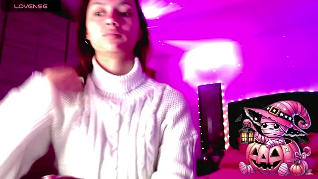 holy juli online show from 10/26/25, 03:34