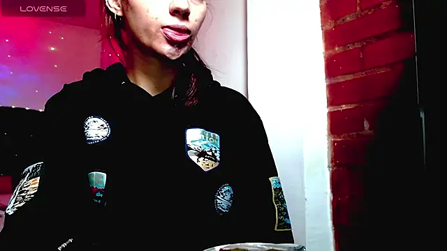 holy juli online show from 11/19/25, 11:43