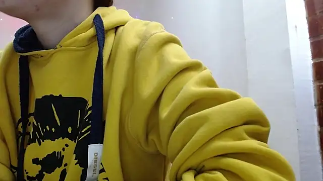 holy juli online show from 03/09/26, 03:10