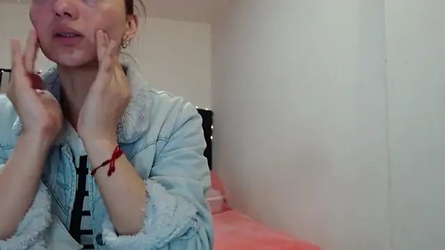 holy juli online show from 04/03/26, 03:59