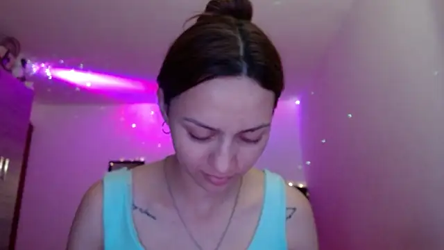 Snapshot of holy_juli chatting on 05/07/26, 03:56 holy juli online show from 05/07/26, 03:56
