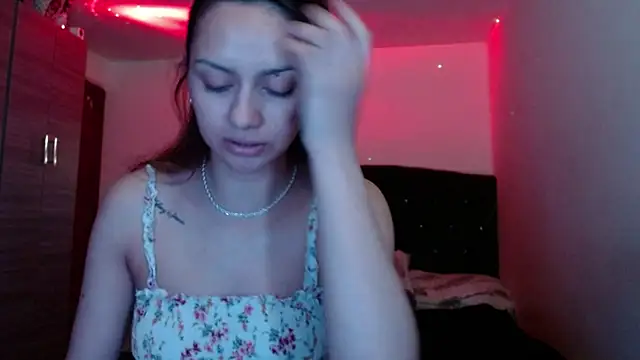 Snapshot of holy_juli chatting on 06/09/26, 03:29 holy juli online show from 06/09/26, 03:29