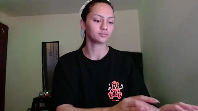Snapshot of holy_juli chatting on 07/01/26, 04:03 holy juli online show from 07/01/26, 04:03
