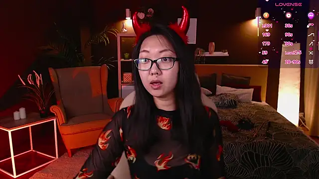 Snapshot of Marine_Vact chatting on 09/10/25, 05:24 Marine Vact online show from 09/10/25, 05:24