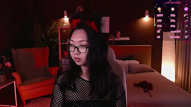 Snapshot of Marine_Vact chatting on 09/21/25, 02:08 Marine Vact online show from 09/21/25, 02:08