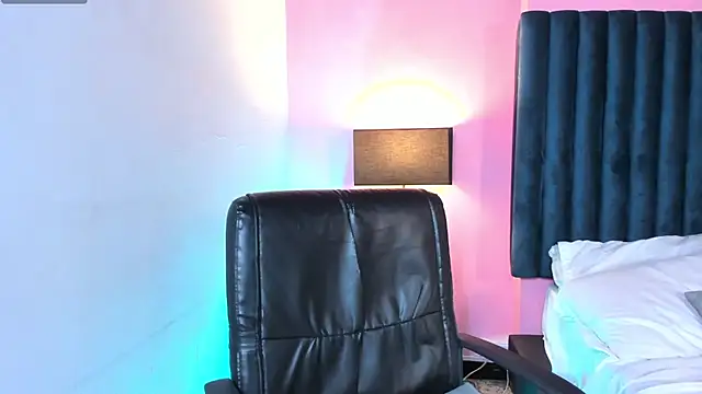 Lily Miiller online show from 02/11/25, 11:12