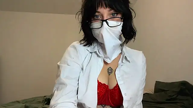 Snapshot of Cleopatra_Candy chatting on 11/18/25, 09:14 Cleopatra Candy online show from 11/18/25, 09:14