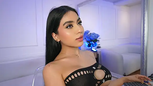 Snapshot of elasummer chatting on 02/03/25, 08:57 elasummer online show from 02/03/25, 08:57