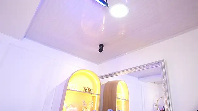 elasummer online show from 11/04/25, 12:15