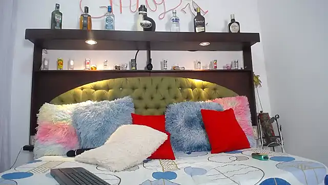 EMILY ROUSSE71 online show from 03/04/25, 12:07