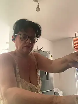 Sharongirl07 online show from 04/18/26, 01:15