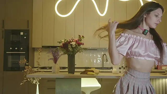 whisper of love online show from 10/22/25, 02:17