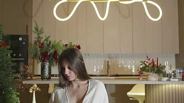 whisper of love online show from 12/22/25, 02:19