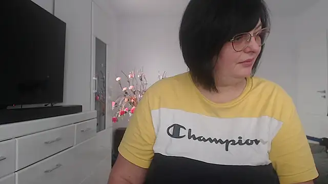 Amandamuller1982 online show from 02/05/25, 11:34