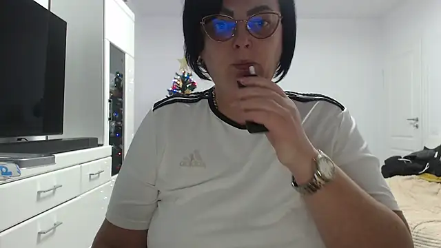 Amandamuller1982 online show from 12/17/25, 08:48