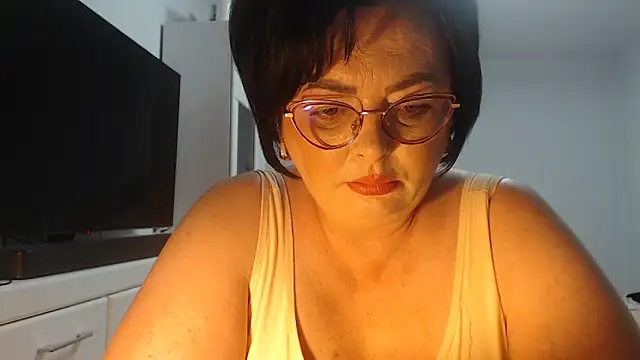 Amandamuller1982 online show from 05/16/26, 07:34