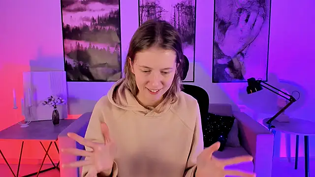 Sharon Evansi online show from 12/14/24, 03:47