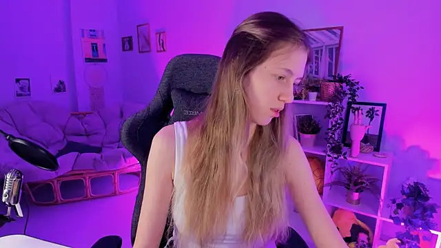 Sharon Evansi online show from 12/29/24, 11:29