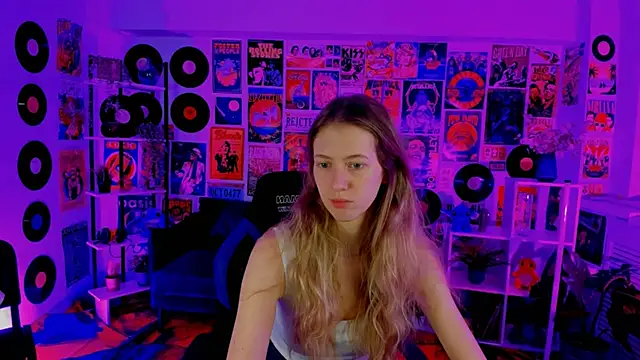 Sharon Evansi online show from 12/30/24, 08:43