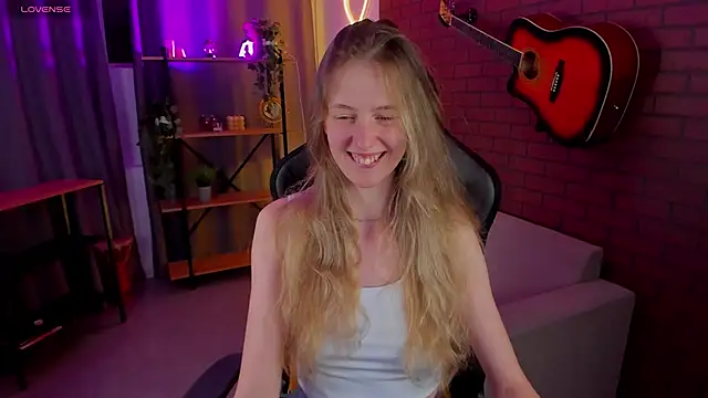 Sharon Evansi online show from 01/04/25, 03:39