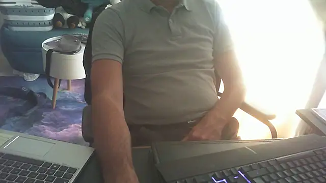 shyfrenchcock1 online show from 07/07/26, 09:13