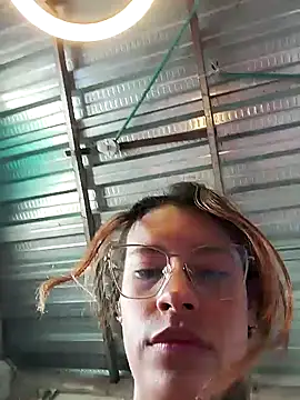 Snapshot of dahana0 chatting on 12/13/24, 04:38 dahana0 online show from 12/13/24, 04:38