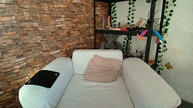 andradahot15 online show from 11/03/25, 01:34