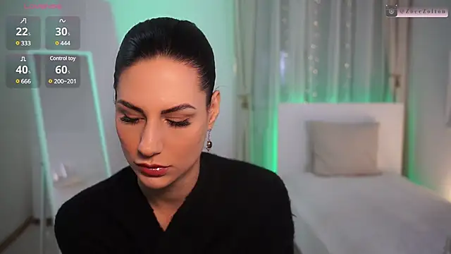 ZoeeZolton online show from 12/16/24, 05:43