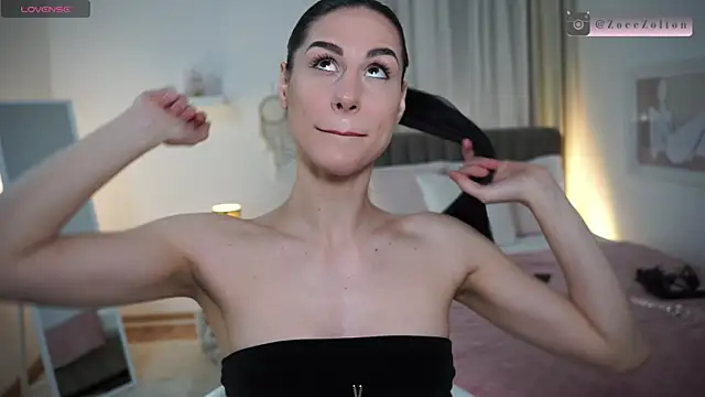 ZoeeZolton online show from 03/21/25, 05:02