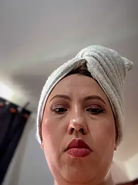 Snapshot of VIOLETA-25_ chatting on 05/20/26, 03:07 VIOLETA-25 online show from 05/20/26, 03:07