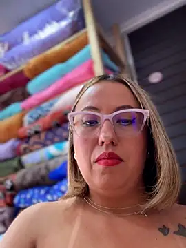 Snapshot of VIOLETA-25_ chatting on 06/15/26, 04:09 VIOLETA-25 online show from 06/15/26, 04:09