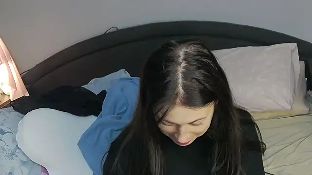 Mia Lovi online show from 03/16/26, 04:00