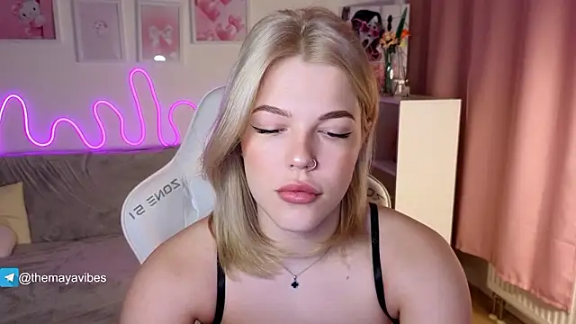 Maya Rave online show from 02/05/26, 03:22