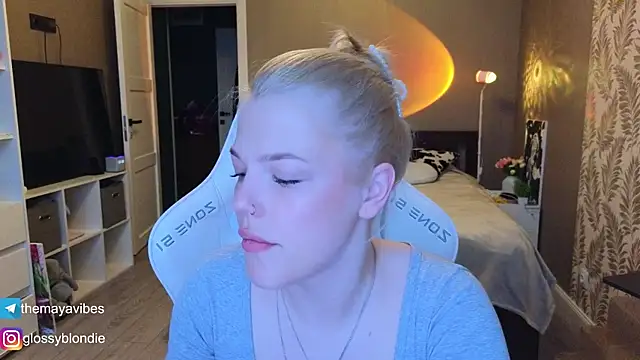 Maya Rave online show from 04/16/26, 03:51