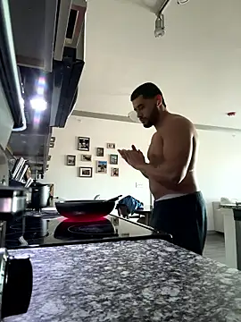 LATINMOBB online show from 01/14/26, 07:52