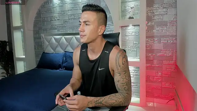 Aron Bolt online show from 03/22/25, 11:53