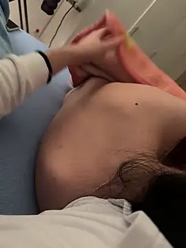 Snapshot of jessieandjames29 chatting on 01/30/25, 06:43 jessieandjames29 online show from 01/30/25, 06:43