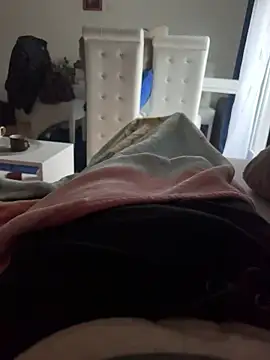 Snapshot of jessieandjames29 chatting on 10/09/25, 03:43 jessieandjames29 online show from 10/09/25, 03:43