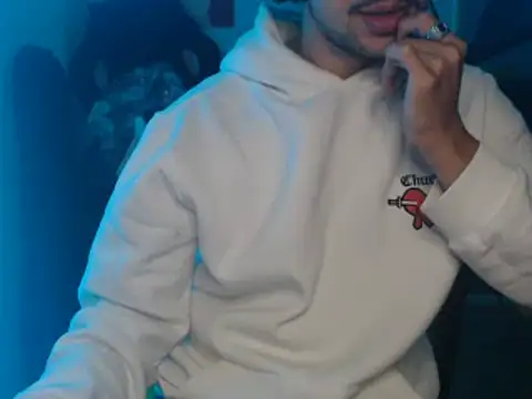 Snapshot of anjonoturno1 chatting on 03/17/25, 10:38 anjonoturno1 online show from 03/17/25, 10:38