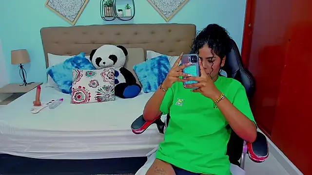 Edelaine rogers online show from 03/05/26, 05:36