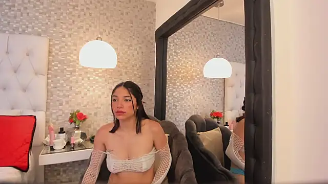 HazelMoret online show from 01/07/25, 01:35