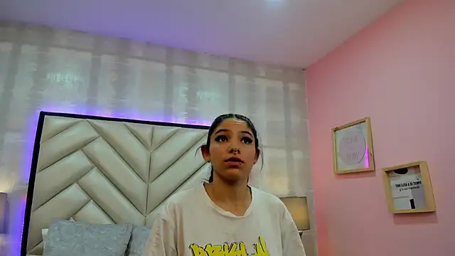 HazelMoret online show from 09/16/25, 11:33