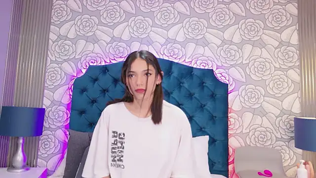 HazelMoret online show from 02/11/26, 03:11